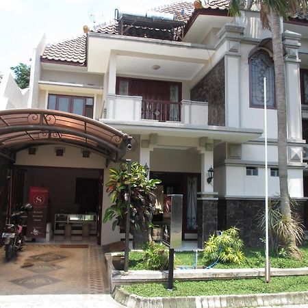 Sandubaya Guest House Malang Exterior photo