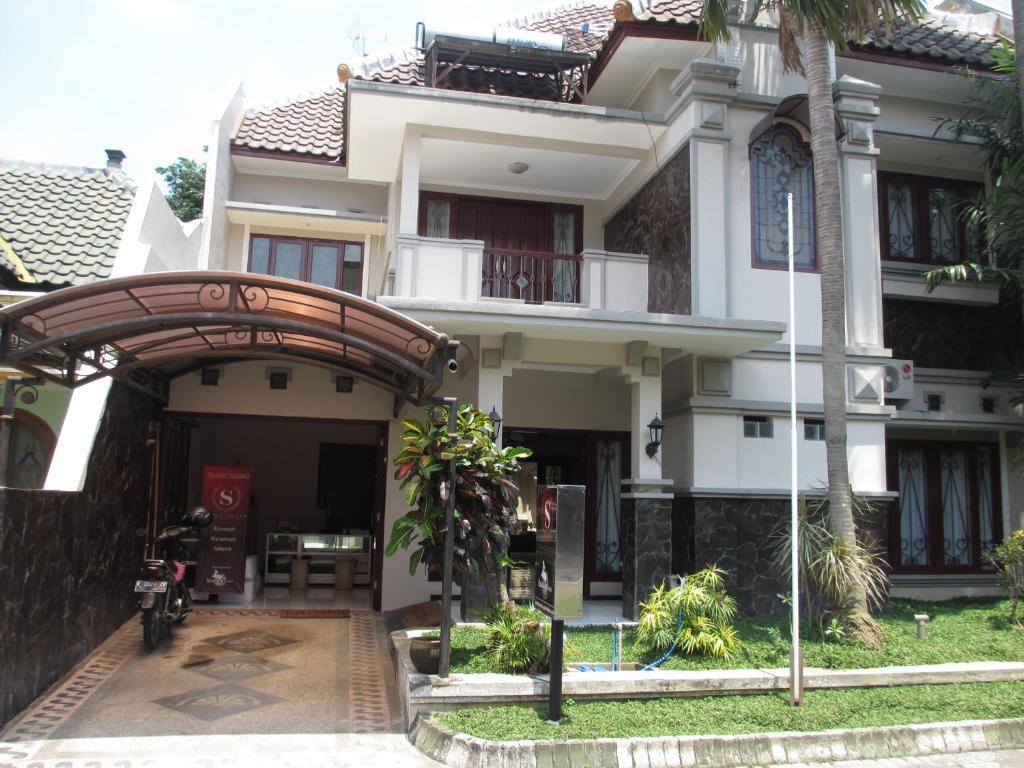 Sandubaya Guest House Malang Exterior photo